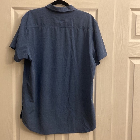 Kenneth Cole button front short sleeve size L - Picture 4 of 4